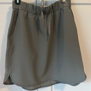 Lululemon On the Fly Skirt - size 8. Like new!